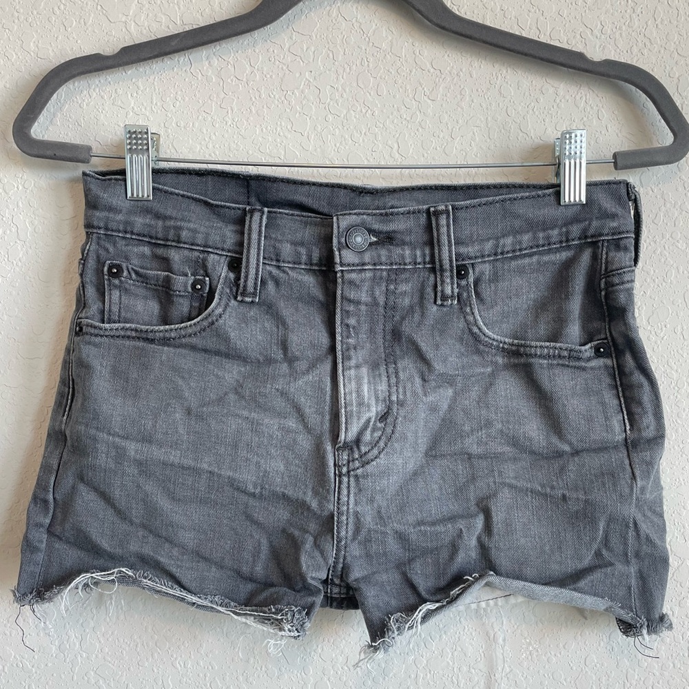 Levi’s short shorts